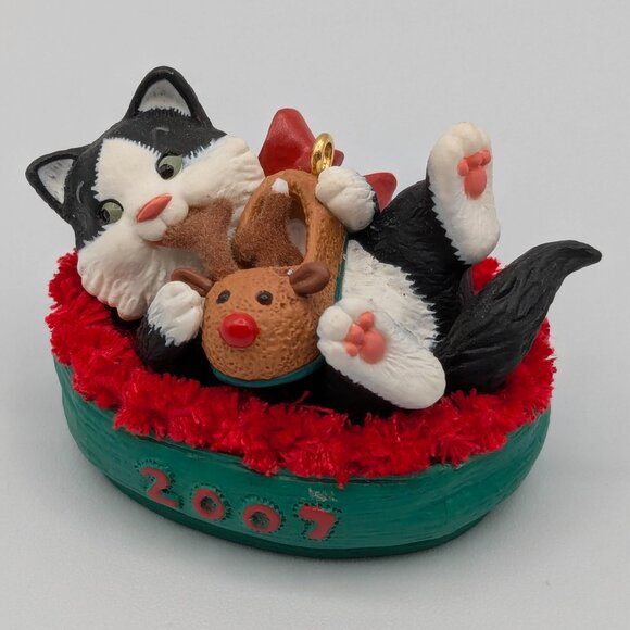 Hallmark Keepsake Mischievous Kittens 2007 Christmas Ornament, 9th in the Series - Picture 1 of 12